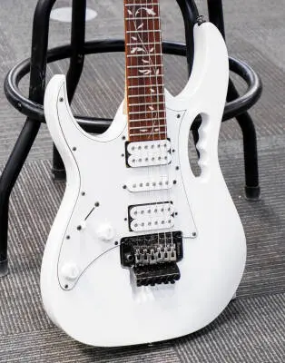 Ibanez - JEM Junior Steve Vai Signature Electric Guitar with Vine Inlay - Left Handed - White